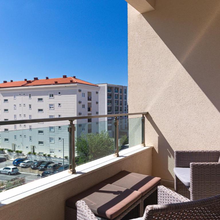 Partial sea view heaven - One-Bedroom Apartment - 14