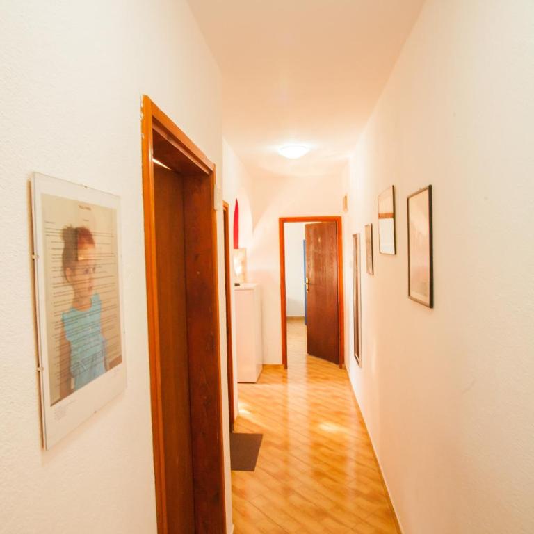 Apartments Taida - Two-Bedroom Apartment with Balcony and Sea View - 9