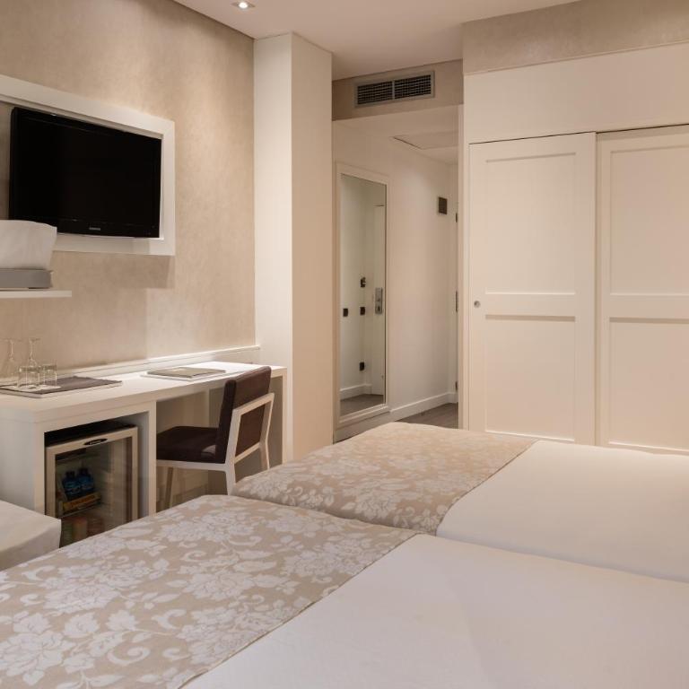 Catalonia Puerta del Sol - Habitación Familiar (2 adultos y 2 niños) - 6