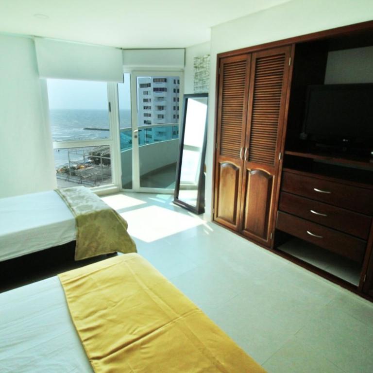 Alojamiento en Torres del Lago - Three-Bedroom Apartment with View - 1