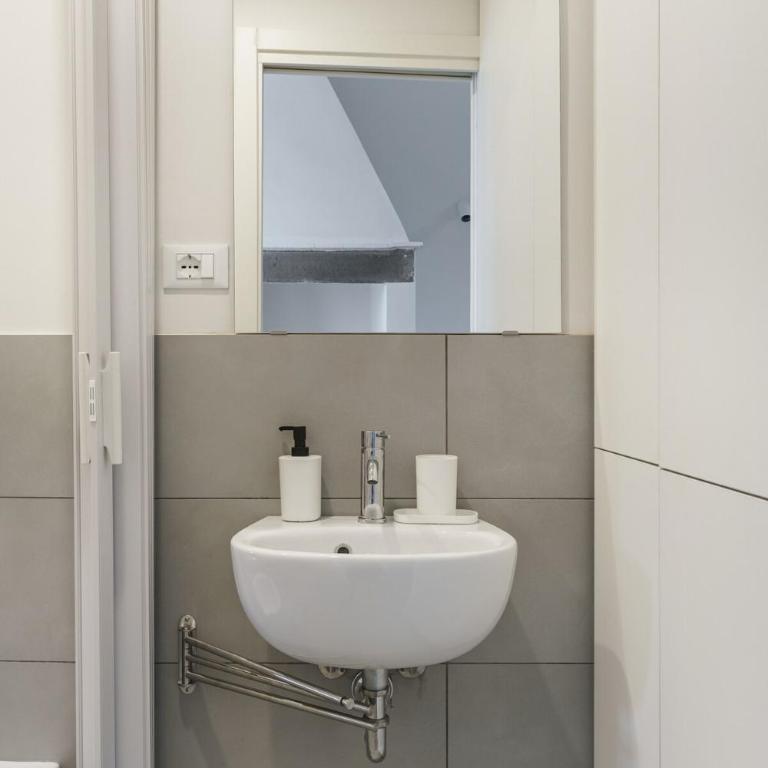 Elegant Apartment in the Heart of Florence - Appartamento con 1 Camera da Letto e Balcone - 28