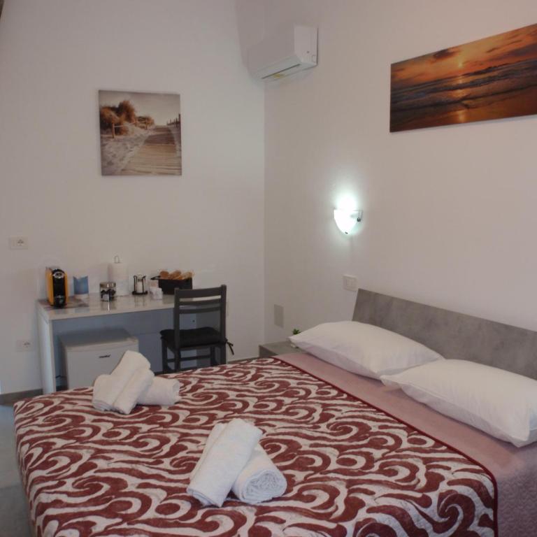 Seunis rooms - Camera Matrimoniale con Bagno Privato - 1