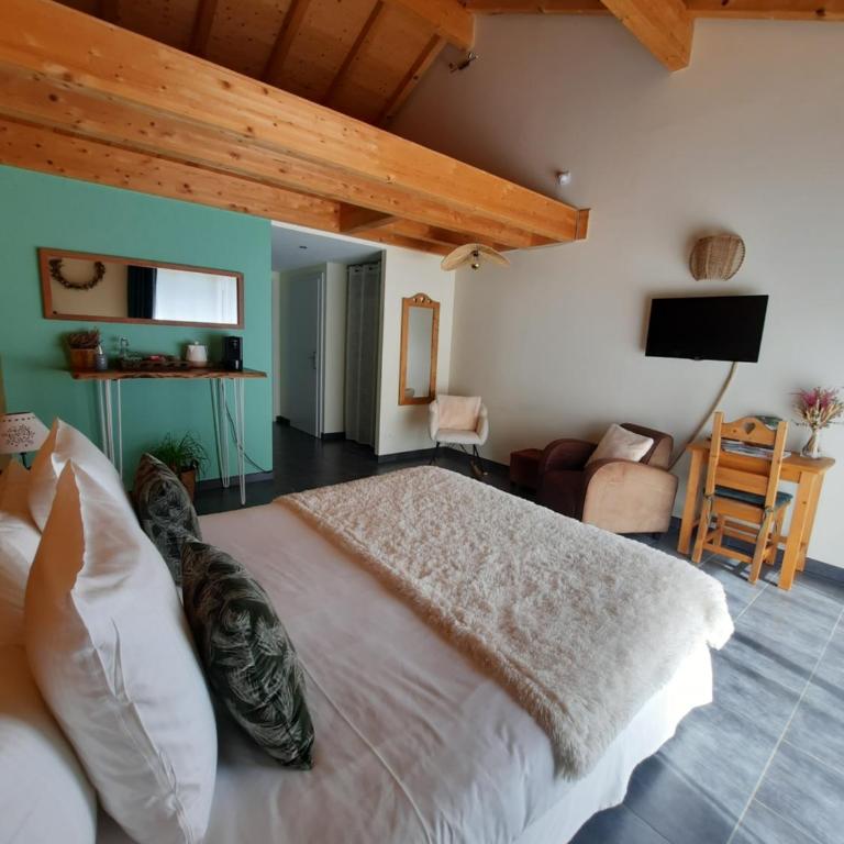 Au Cœur des Lacs - Chambres d'hôtes & spa - Chambre Lit King-Size avec Terrasse - Cellet - 3