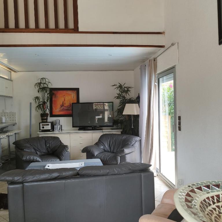 Maison Villa d'exception meublée piscine privée & cheminée a 2min plage et commerces - Villa - 23