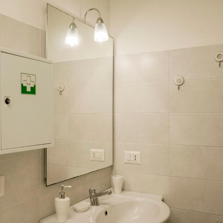 De Rosa Home Appartamento 4 posti letto, vicino al centro e al mare, con terrazza, aria condizionata, parcheggio privato e wifi - One-Bedroom Apartment - 14