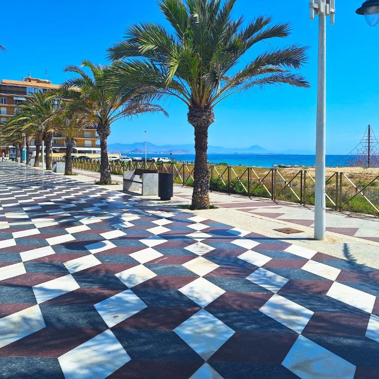 Carabassi playa - Three-Bedroom House - 43