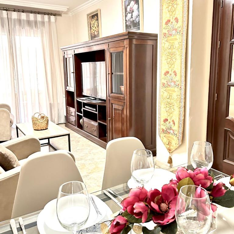 Gran apartamento centro Córdoba con parking gratis - Three-Bedroom Apartment - 16