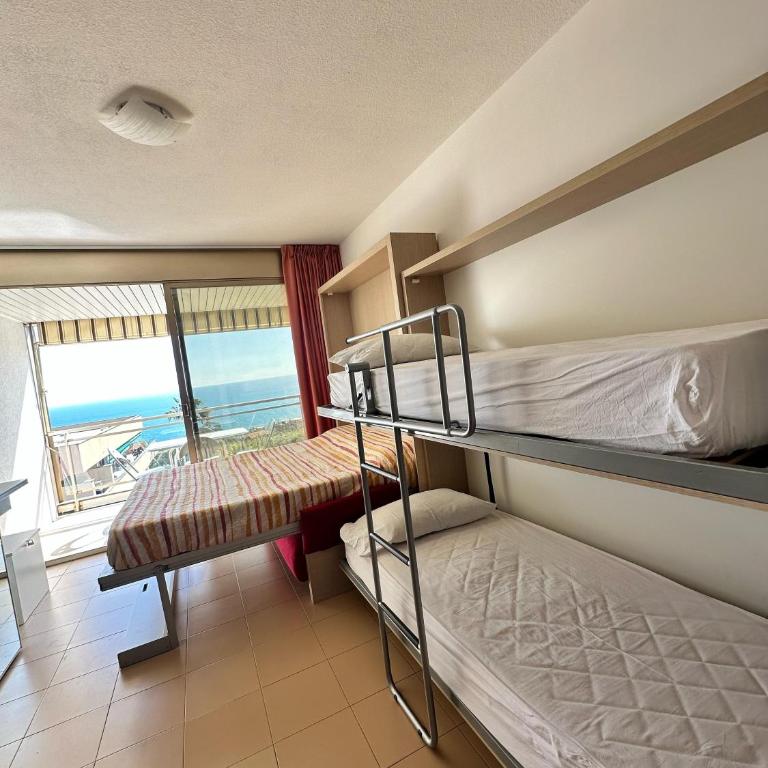 Casarey - Apartment with Balcony - 3