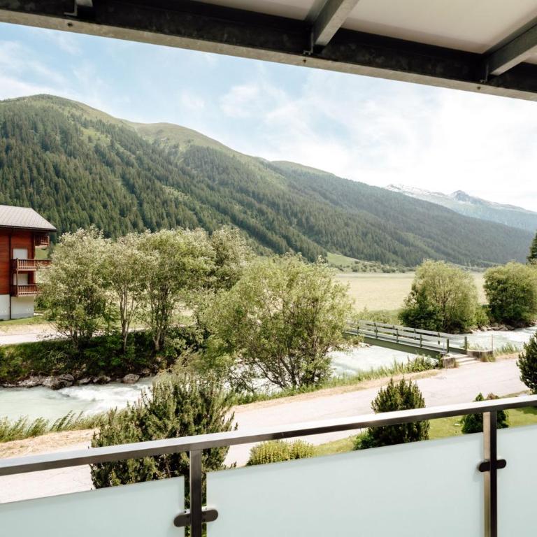 Hotel Furka - Doppelzimmer Süd - 2