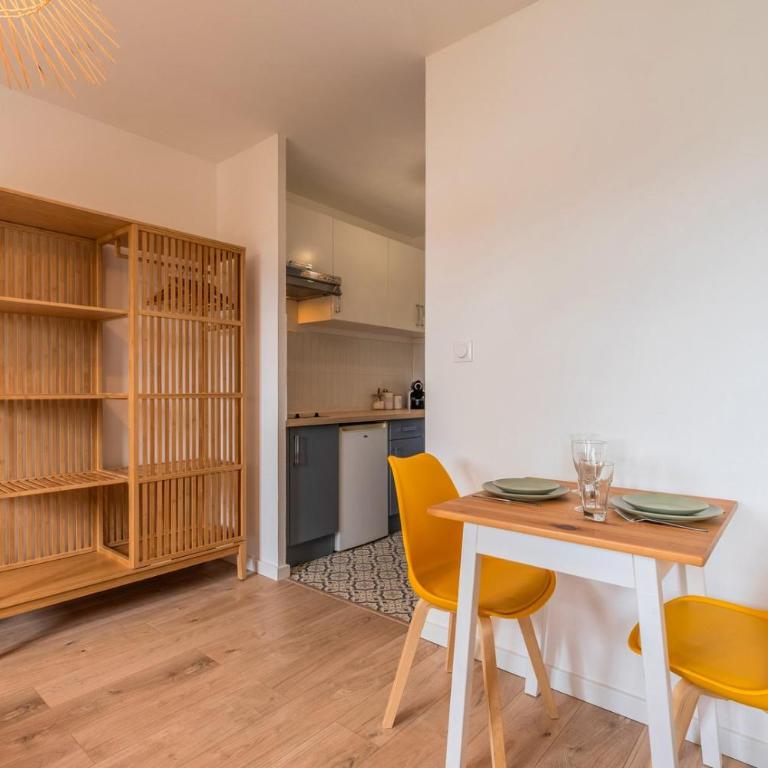 Studio calme avec parking, proche métro - Appartement - 12
