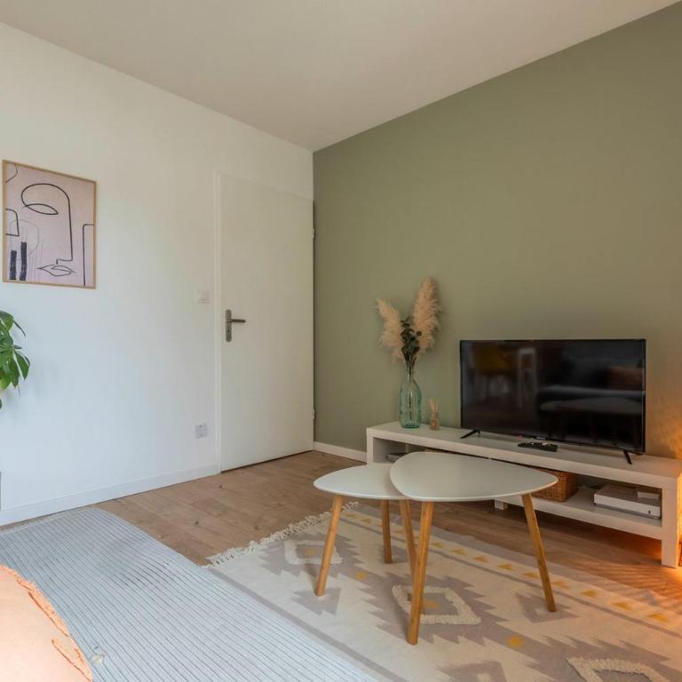 Studio calme avec parking, proche métro - Appartement - 5