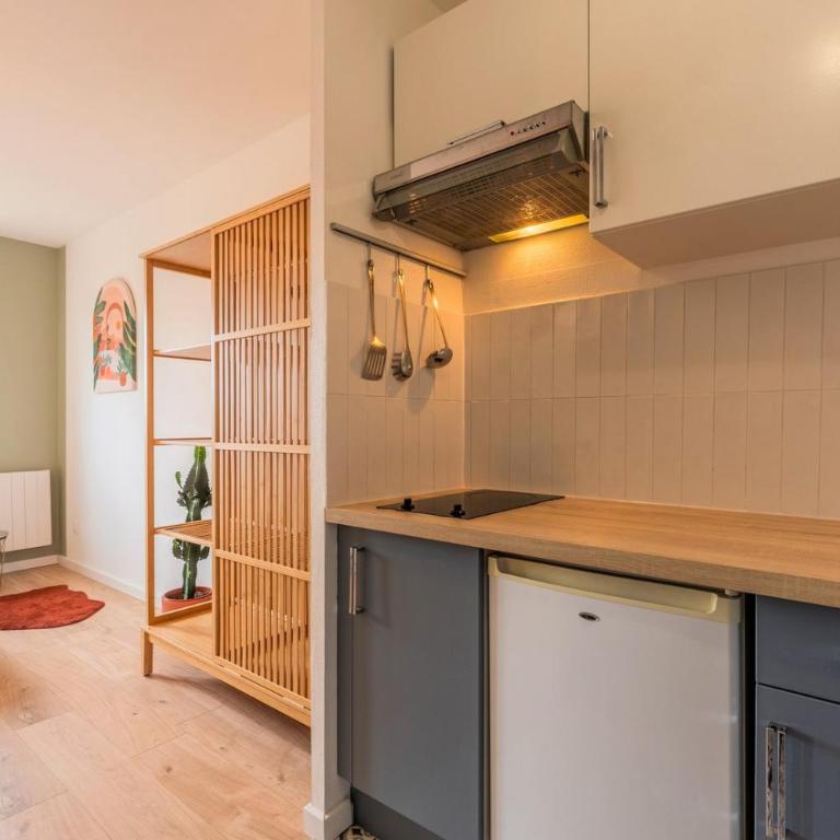 Studio calme avec parking, proche métro - Appartement - 15