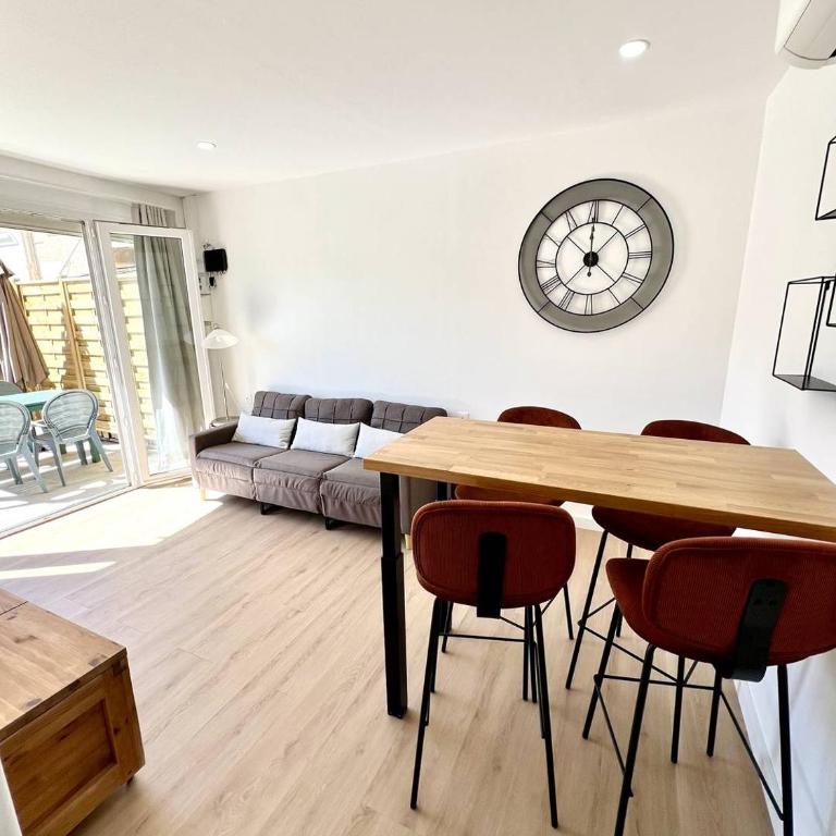 Appartement à Narbonne-Plage, 2 chambres, à 80 m de la plage, rénové, climatisé, tout confort - Appartement 2 Chambres - 1