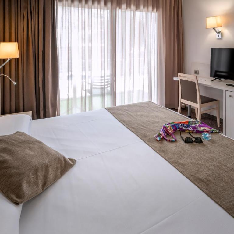 GHT Costa Brava & Spa - Habitación Doble con balcón - 2 camas - 7