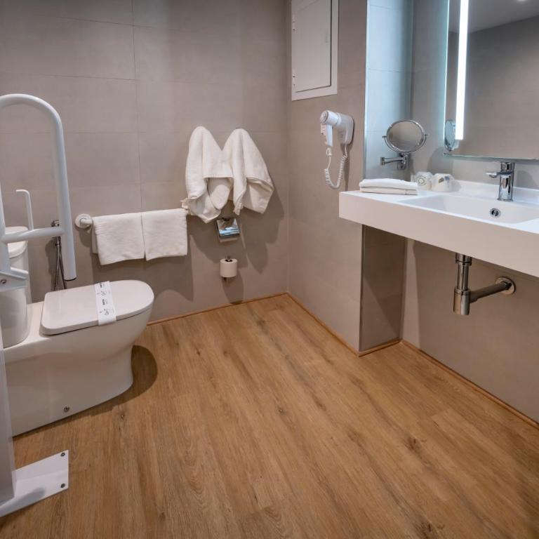GHT Costa Brava & Spa - Habitación Doble con balcón - 2 camas - 12