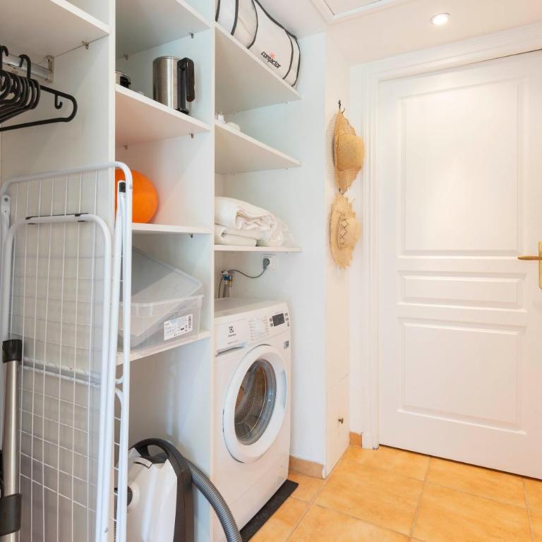 Exceptional 1-Bedroom Apartment 300m from Garoupe Beach Cap d’Antibes - Appartement - 2