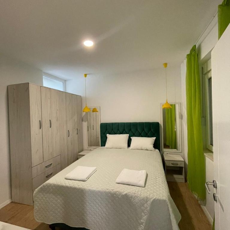 Deluxe Apartment 2-rooms - Two-Bedroom Apartment with Balcony and Sea View - 7