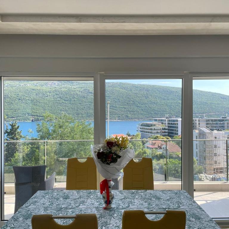 Deluxe Apartment 2-rooms - Two-Bedroom Apartment with Balcony and Sea View - 14
