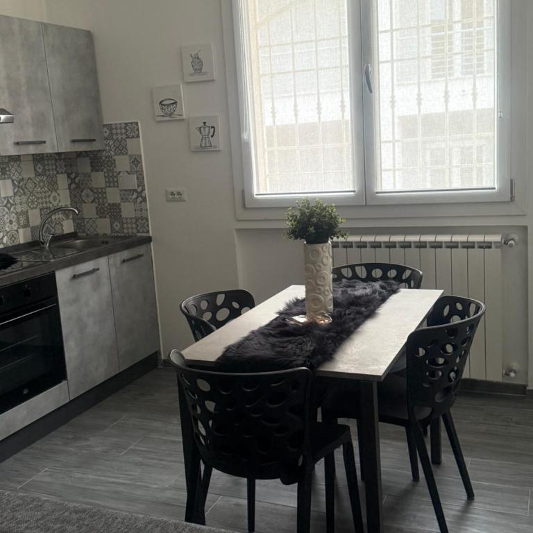 Riva Del Tevere - Appartamento con 2 Camere da Letto - 2