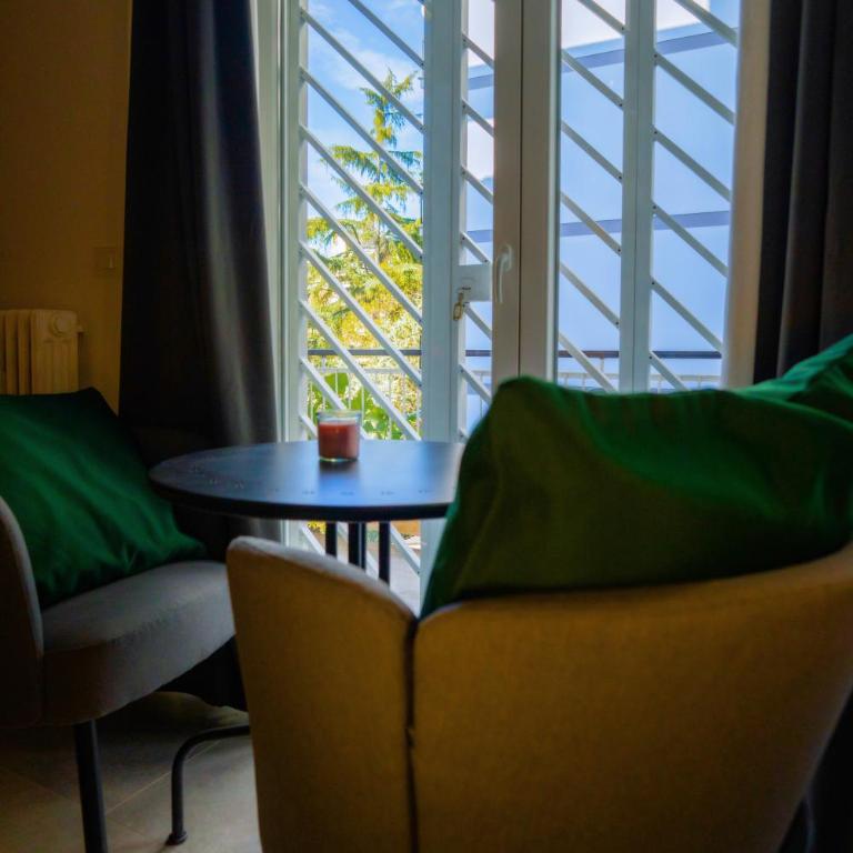 Luxury Jacuzzi Suites Rome - You Rhome - Queen Room with Spa Bath - 4