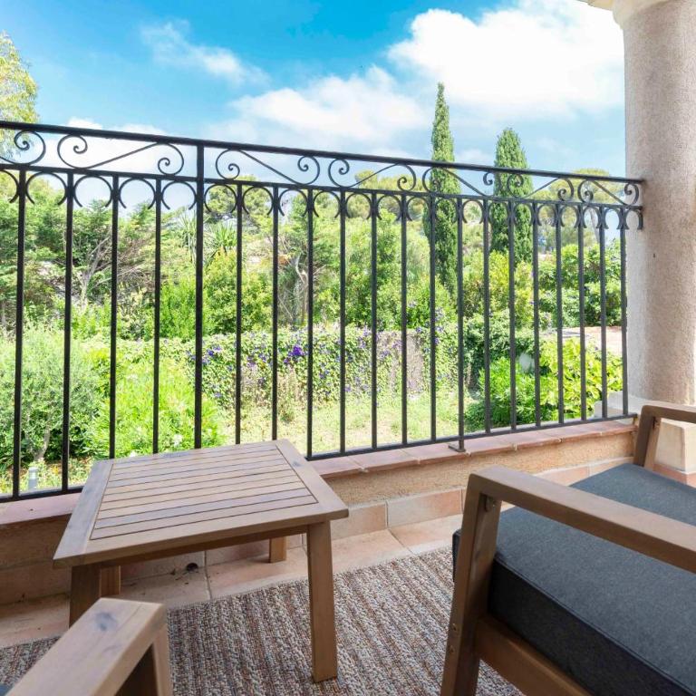 Exceptional 1-Bedroom Apartment 300m from Garoupe Beach Cap d’Antibes - Appartement - 1