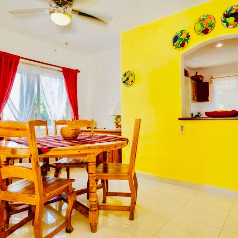 Deluxe Balcony Room With Swimming Pool Air Conditioning and Parking - Deluxe Quadruple Room - 5