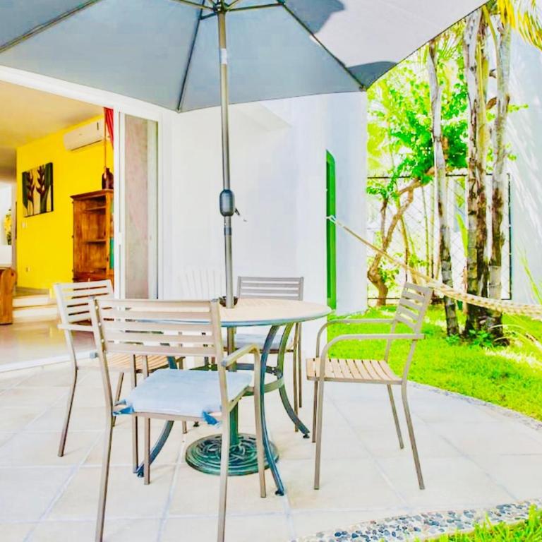 Deluxe Balcony Room With Swimming Pool Air Conditioning and Parking - Deluxe Quadruple Room - 12