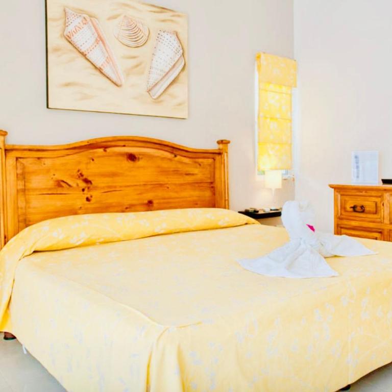Deluxe Balcony Room With Swimming Pool Air Conditioning and Parking - Comfort Quadruple Room - 3