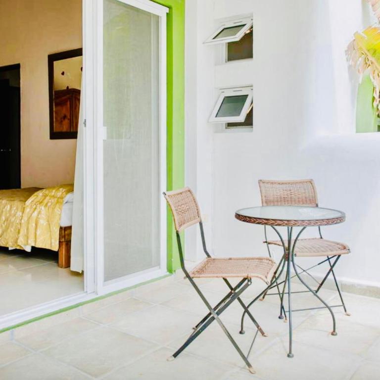 Deluxe Balcony Room With Swimming Pool Air Conditioning and Parking - Comfort Quadruple Room - 5