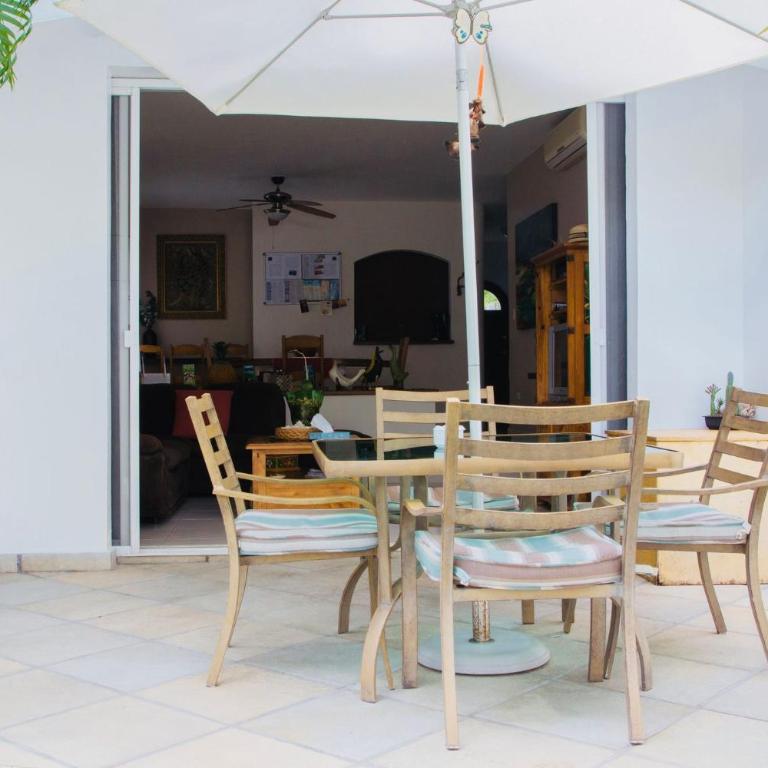 Deluxe Balcony Room With Swimming Pool Air Conditioning and Parking - Comfort Quadruple Room - 21