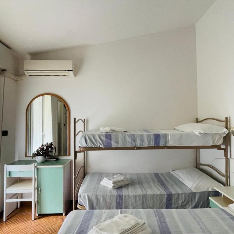 Albergo Villa Denny - Camera Quadrupla con Balcone - 29