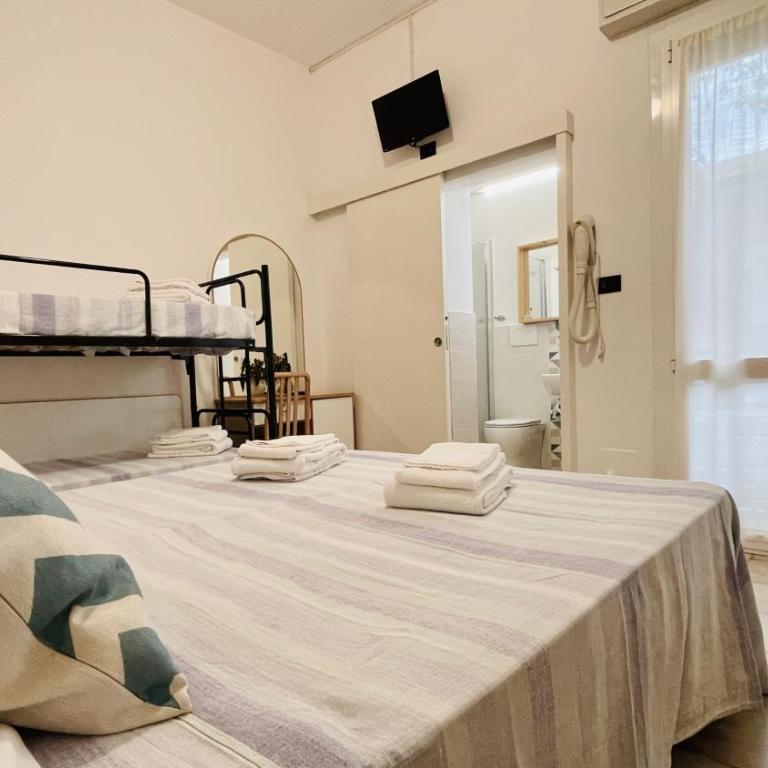 Albergo Villa Denny - Camera Quadrupla con Balcone - 31