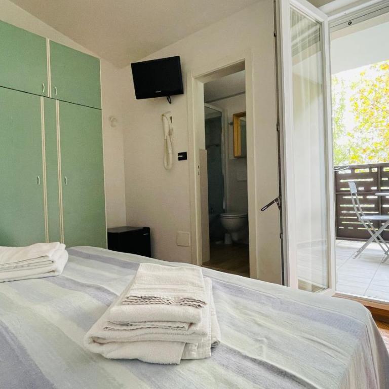 Albergo Villa Denny - Camera Quadrupla con Balcone - 27