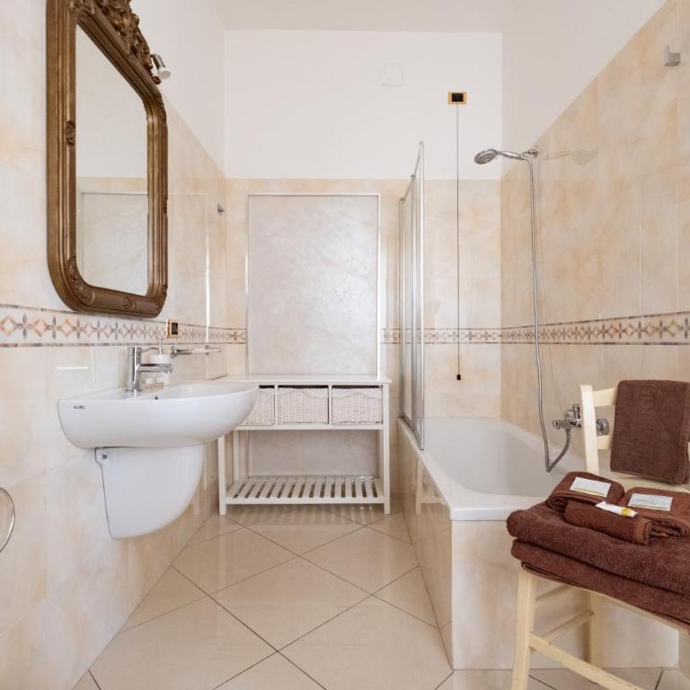 B&B Artemisia - Camera Matrimoniale con Bagno Privato - 2
