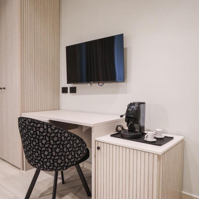 LUNA Gallery Suites - Superior King Room - 4