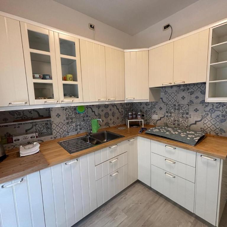 Casa Lo Scrigno - Three-Bedroom Apartment - 2