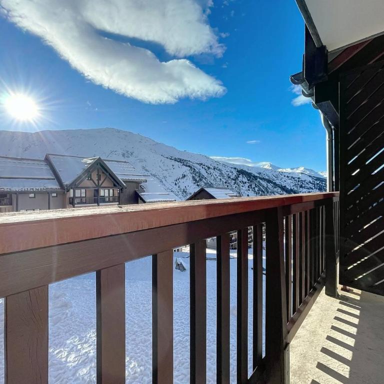 Le Renne Des Neiges- skis aux pieds - Appartement 2 Chambres avec Vue sur la Montagne - 2