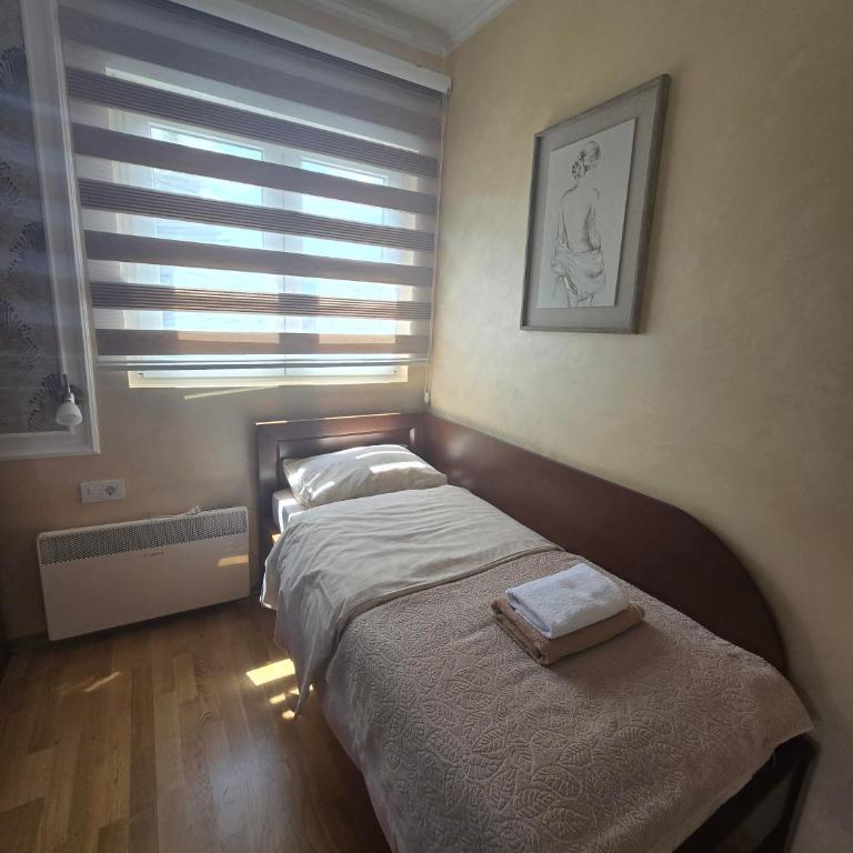 Jolly Apartment - One-Bedroom Apartment - 9