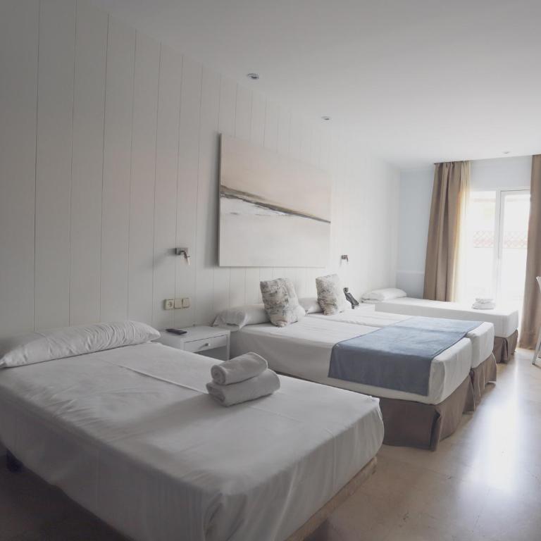 Hotel Oasis - Habitación Familiar con aparcamiento - 4