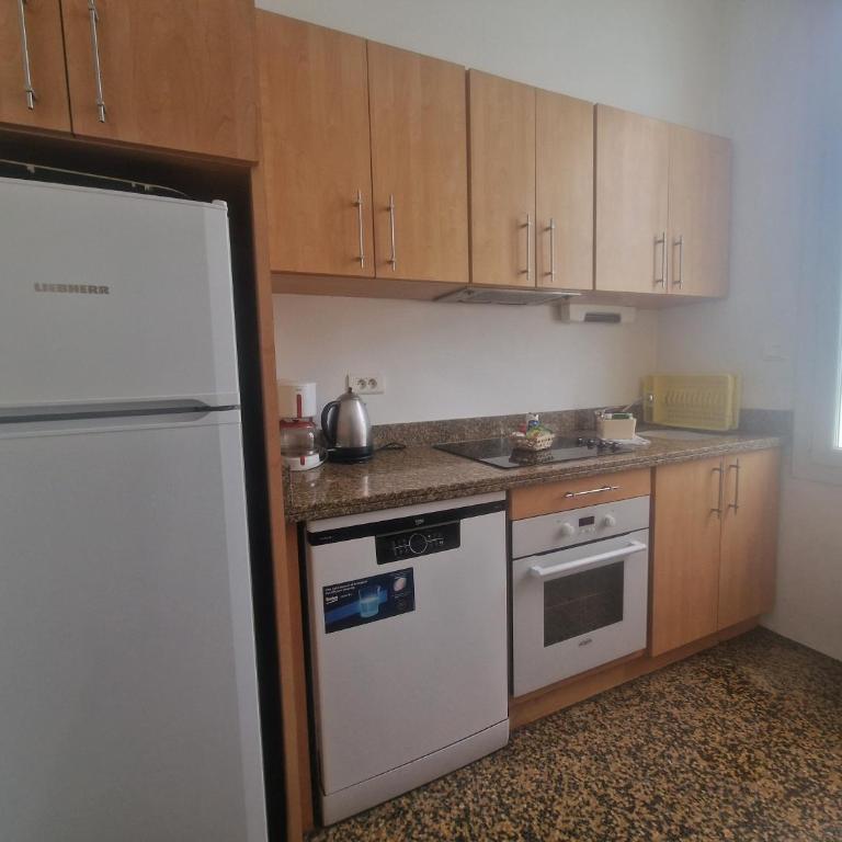 CARNON PLAGE évasion en bord de mer les pieds dans le sable accès privé et direct à la plage Logement T4 pour 6 pers Terrasse vue mer Parking privé gratuit Accueil personnalisé - Appartement 3 Chambres - Vue sur Mer - 12