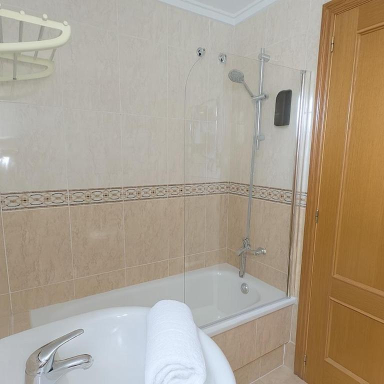 Apartamento con piscina de verano e invierno - Apartamento de 2 dormitorios con vistas a la piscina - 15