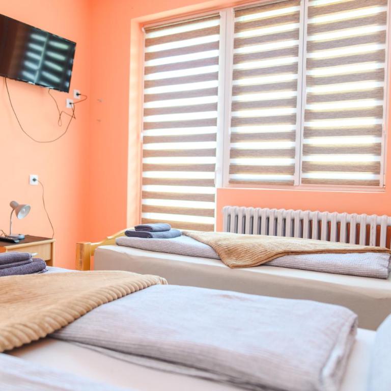 Smestaj STAI, u ulici Nikole Tesle 10, Sokobanja - Two-Bedroom Apartment with Mountain View - 17