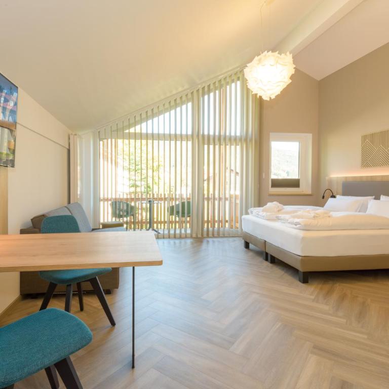 BERGlässig Hotel - Getränke inkl bei Halbpension - Großes Doppelzimmer - 1