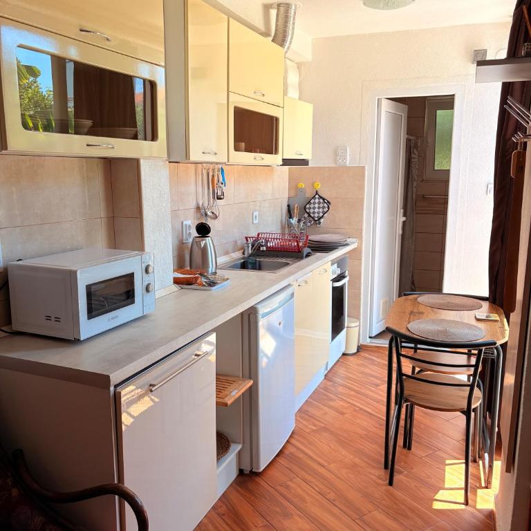 El Sol Apartmani - Studio Apartment - 7