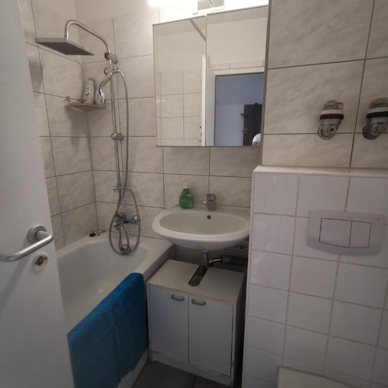 nähe U-Bahn U3, 15 min Zentrum - Apartment mit 1 Schlafzimmer - 5