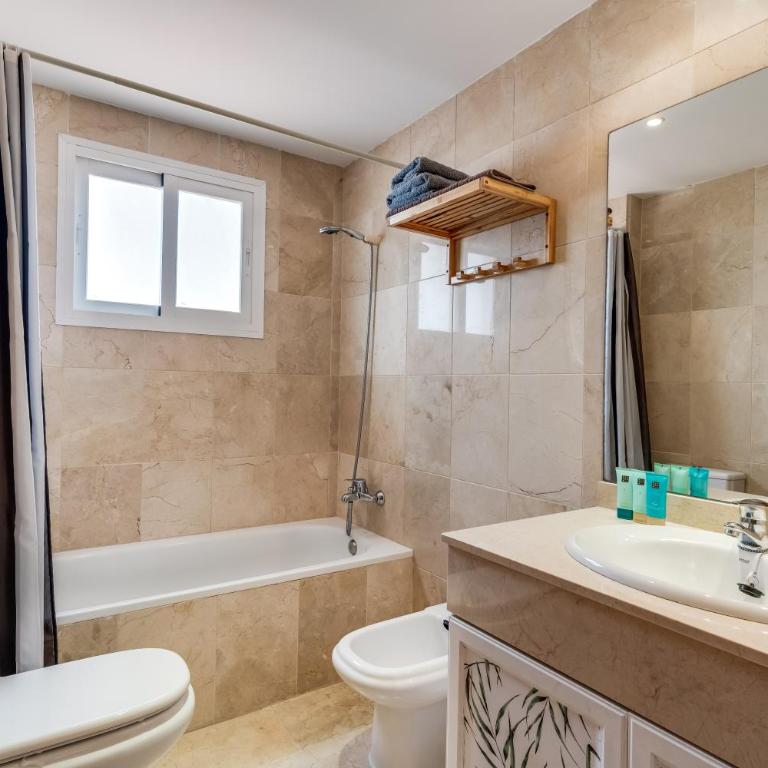 Spacious apartement with large terraces Lunymar Golf, Estepona - Apartamento de 3 dormitorios - 26