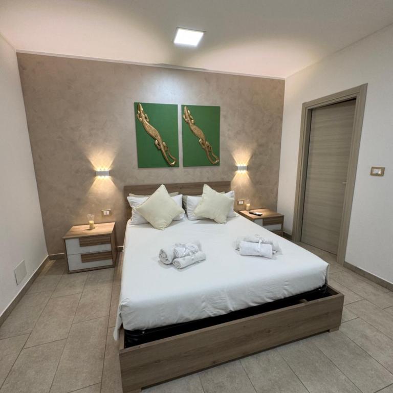 BLUE HOUSE Catania - Cozy B&B Near the Sea and Historic Center - Sicily - Executive Triple Room - 7