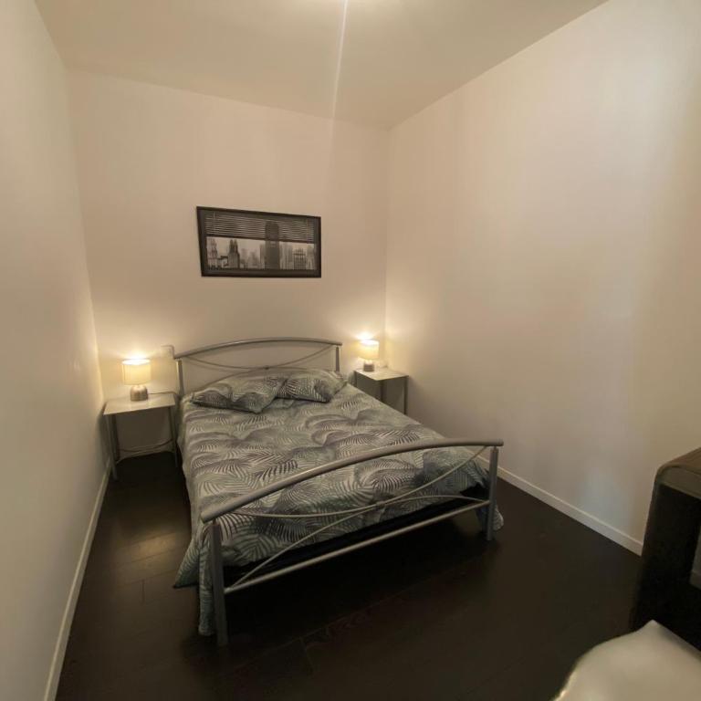 L'Olivier, Charmant loft centre-ville, plage à 300m et gare à 500m - Three-Bedroom Home - 12
