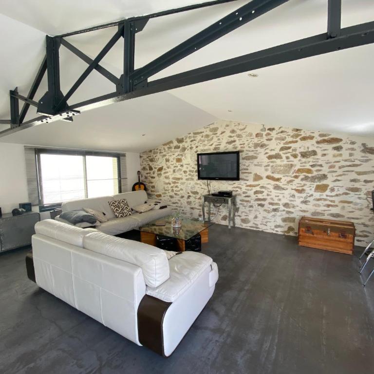 L'Olivier, Charmant loft centre-ville, plage à 300m et gare à 500m - Three-Bedroom Home - 2