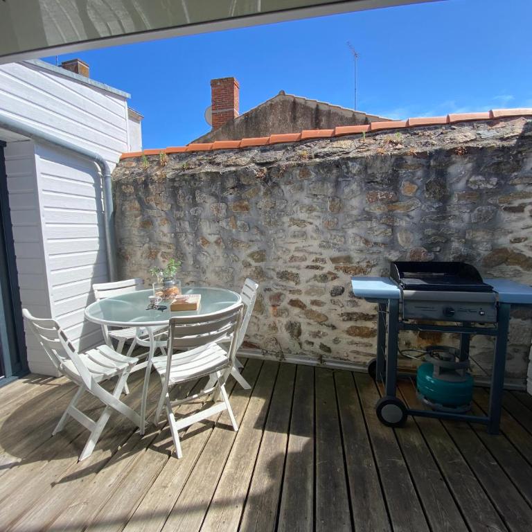 L'Olivier, Charmant loft centre-ville, plage à 300m et gare à 500m - Three-Bedroom Home - 7